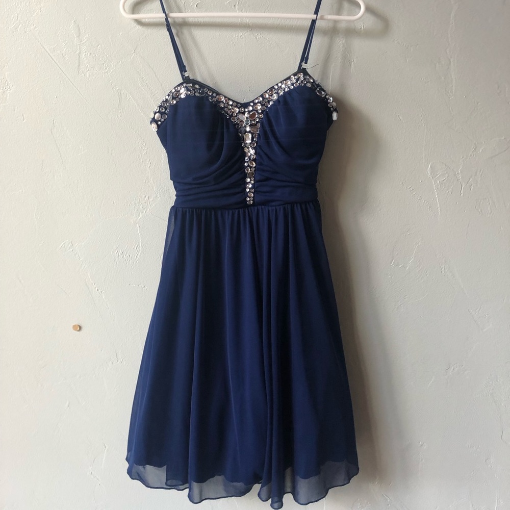 Homecoming or wedding dress